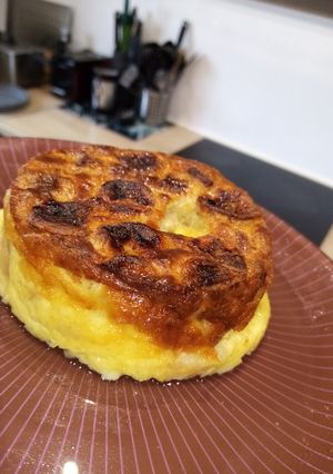 Una foto de Clafoutis aux Poires (puede ser pera, manzana, banana) 😊❤️