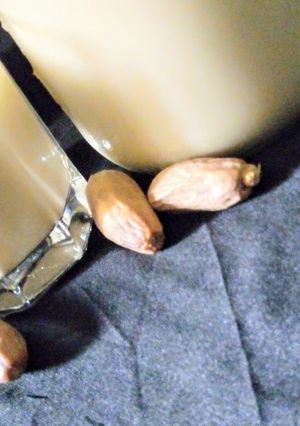 A picture of Oat milk.