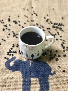 Hình của món Trà Đậu Đen Mè Đen.