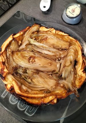 Une photo de Tarte tatin d'endives aux pignons de pin
