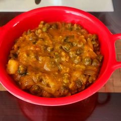 A picture of Hara chana aloo ki sabji.