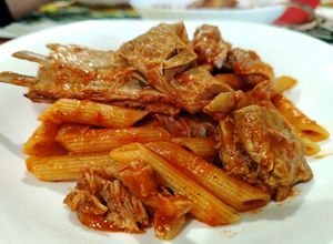 Foto di Penne con Capra al Sugo