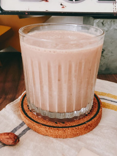 香蕉可可優格果昔 的食譜成品照片