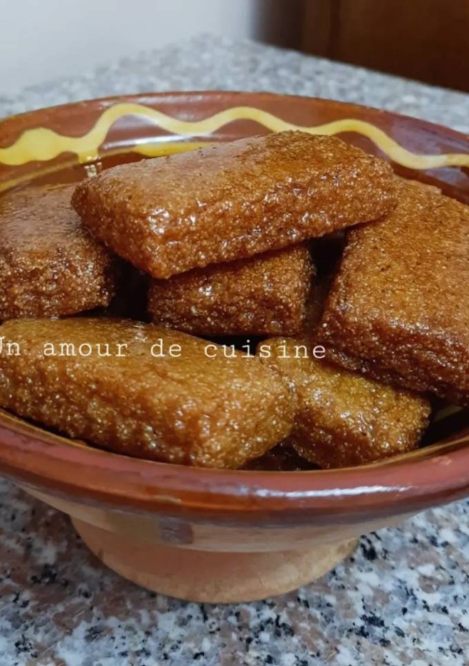 كعكة السميد بالعسل