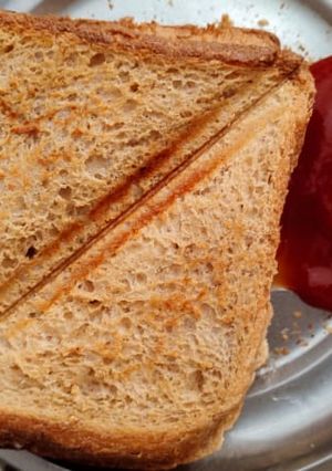 A picture of Malai Toast.