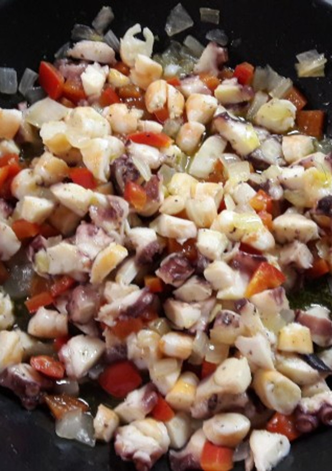 Una foto de Salpicón de pulpo y langostinos