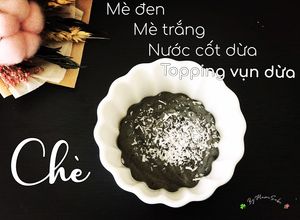 Hình của món Chè mè đen mè trắng nước cốt dừa topping vụn dừa.