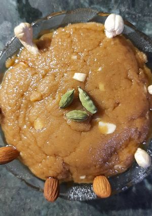 आटे का हलवा (atte ka halwa recipe in Hindi) रेसिपी मुख्य फोटो