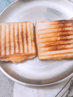 A picture of Bread toast.