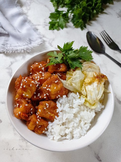 Foto resep Rice bowl tahu pedas manis & kol goreng