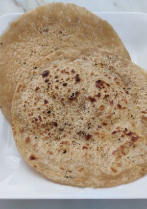 પડ વાળી મીઠી રોટલી (Pad Vali Mithi Rotli Recipe In Gujarati) રેસીપી મુખ્ય ફોટો