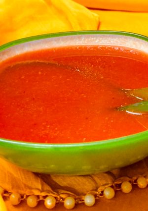 टोमॅटो सुप (Tomato Soup Recipe In Marathi) रेसिपी चे मुख्य फोटो 