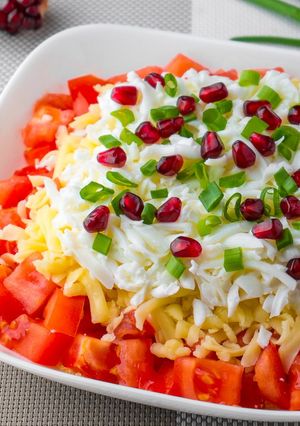 Фото Новогодний Салат флагман с Тунцом. Обалденно вкусный слоёный салат.