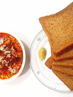 झणझणीत कोल्हापूरी मिसळ पाव (misal pav recipe in marathi) रेसिपी चे मुख्य फोटो