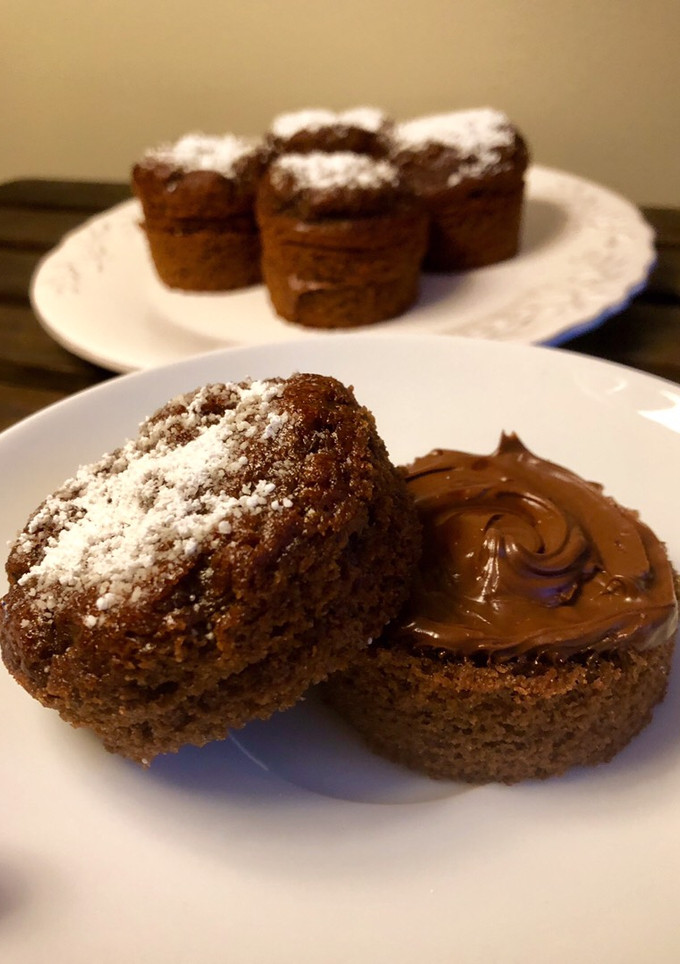 Una foto de Bizcochitos de chocolate rellenos de Nutella!