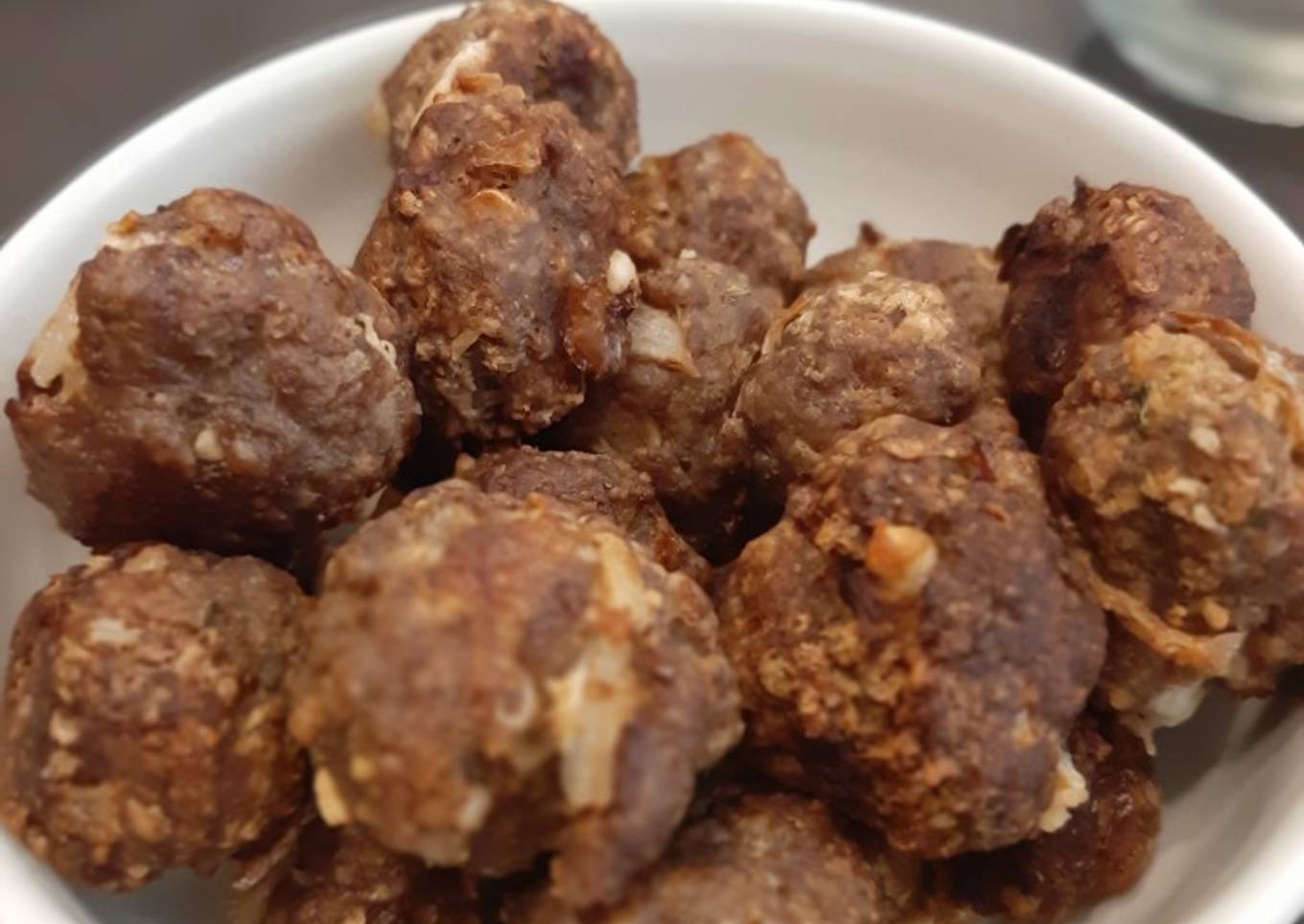 Albóndigas de carne con corazón de queso