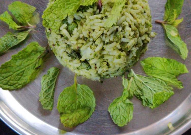 Simple Way to Make Any-night-of-the-week Mint coriander rice