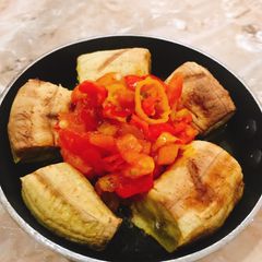 A picture of Oven Roasted plantain and sauce.