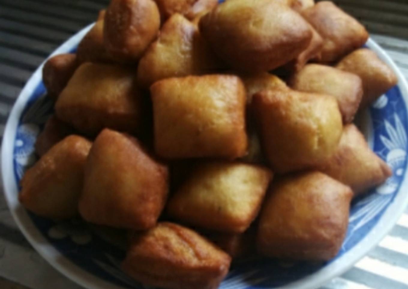 Cinnamon mandazis