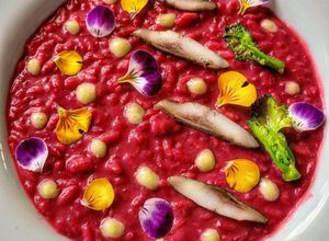 Foto di Risotto alla Barbabietola, Cipolla Marinata, Aringa, Wasabi e Cime di Rapa