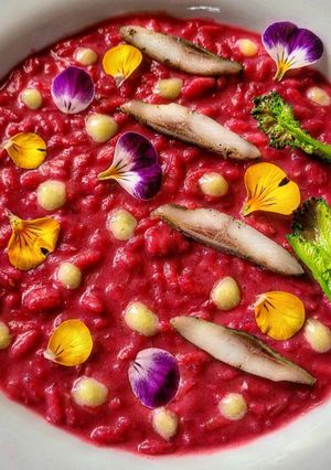 Foto di Risotto alla Barbabietola, Cipolla Marinata, Aringa, Wasabi e Cime di Rapa
