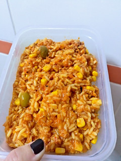 Una foto de Arroz amarillo con atún 😋