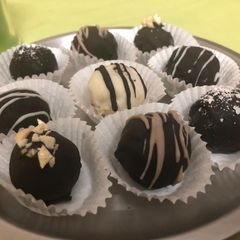 A picture of Chocolate peanut butter truffles.