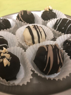 A picture of Chocolate peanut butter truffles.