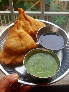 कच्चे केले के समोसे (Kacche kele ke samose recipe in hindi) रेसिपी मुख्य फोटो