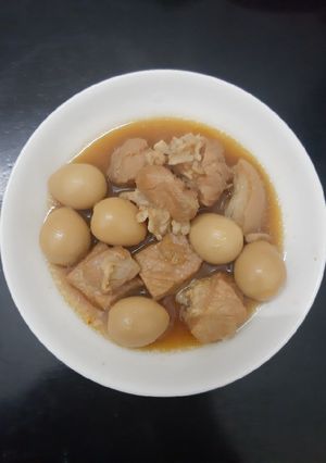 Hình của món Thịt vai heo kho xá xị.
