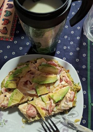 Una foto de Waffles salado de palta y avena