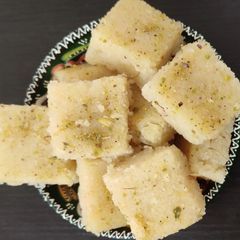 A picture of Rava nuts burfi.