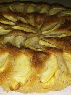 Una foto de Tarta de manzana relleno crema pastelera