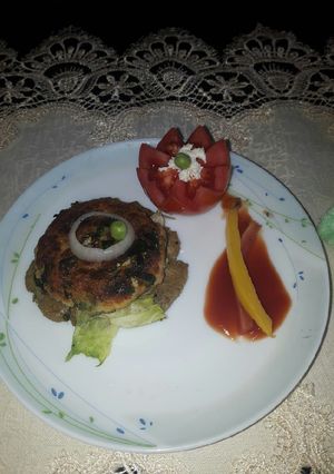 A picture of Jowari Roti open sandwich.