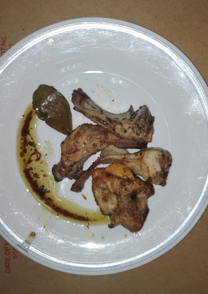 Una foto de Conejo al ajo y tomillo