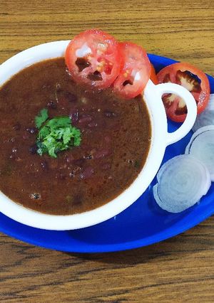 A picture of Rajma with gravy.