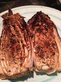 Radicchio al forno con granella di nocciole