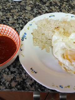 Una foto de Arroz blanco con huevo