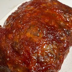 A picture of Old fashioned meatloaf.