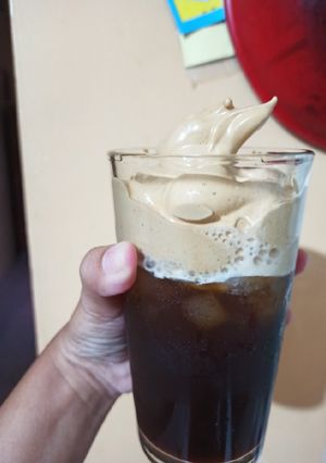 Foto resep Dalgona coffe kopi item khusus yg gak doyan susu putih
