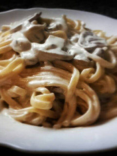 Una foto de Tallarines con salsa roquefort