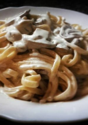 Una foto de Tallarines con salsa roquefort