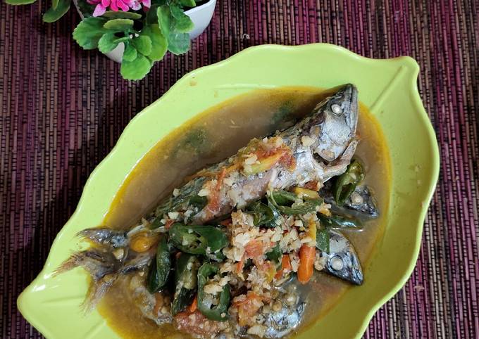 Recipe: Delicious Ikan asam pedas (cocok untuk diet)