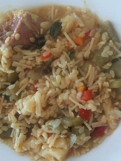 Una foto de Cocido con cuello pasta y verduras