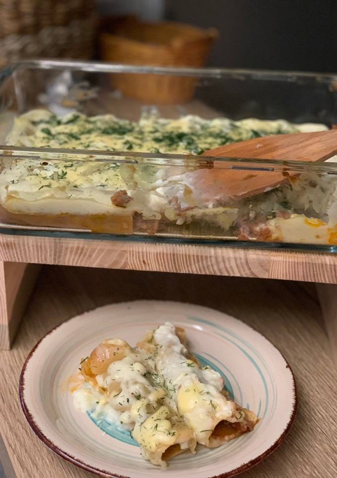 Каннеллоні з фаршем під соусом бешамель🍝