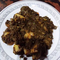 A picture of Aloo palak.