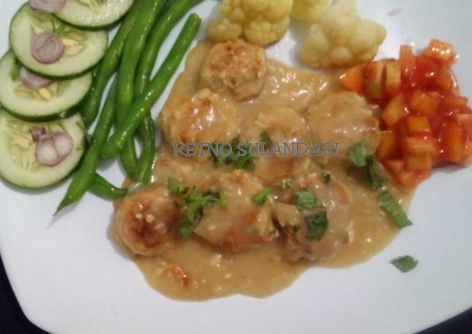 Yuk intip, Resep memasak 2* Swedish chicken meatballs yang istimewa