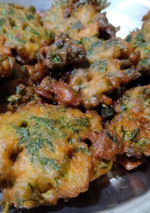 A picture of Mix vegetables Pakoras.