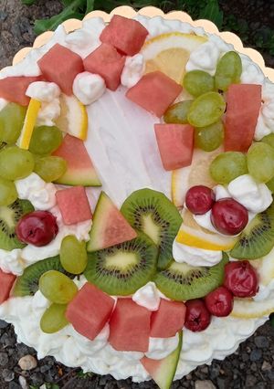 Gyümölcsös-tejszínes-mascarpone krémes torta, születésnap recept fotója