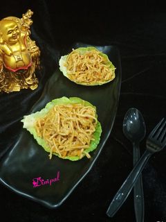 સેઝવાન ચાઉમીન (Scehzwan Chowmein recipe in gujarati) રેસીપી મુખ્ય ફોટો
